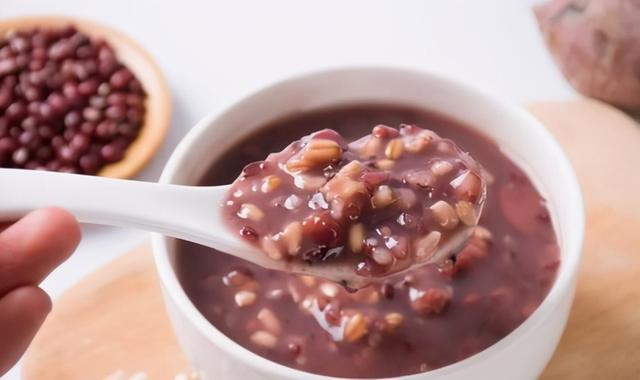 赤豆的功效与作用，红豆的功效与作用及食用方法（药食同源之赤小豆—你吃对了吗）
