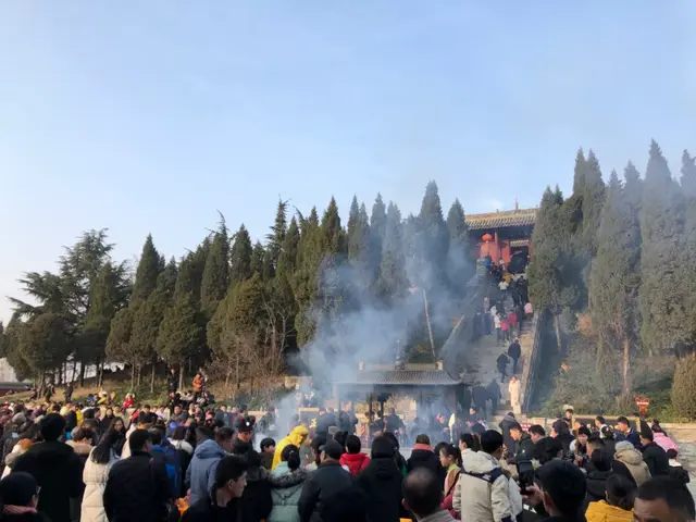 钻木取火的人文始祖，燧人氏钻木取火