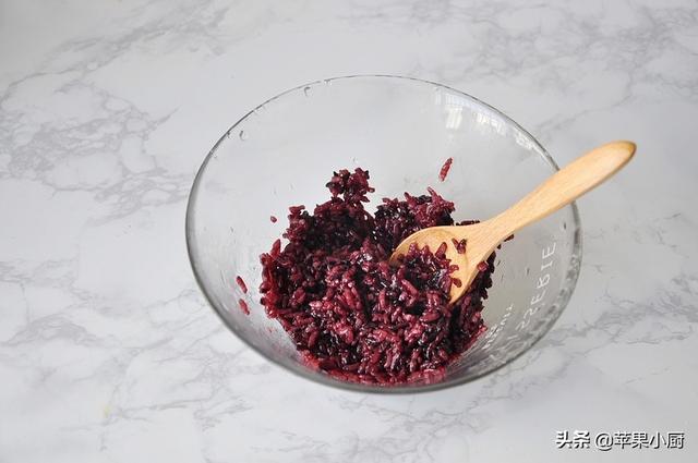 银耳煮多长时间能熟，凉拌银耳煮几分钟能熟（我煮出拉丝软糯的银耳汤只需十五分钟）