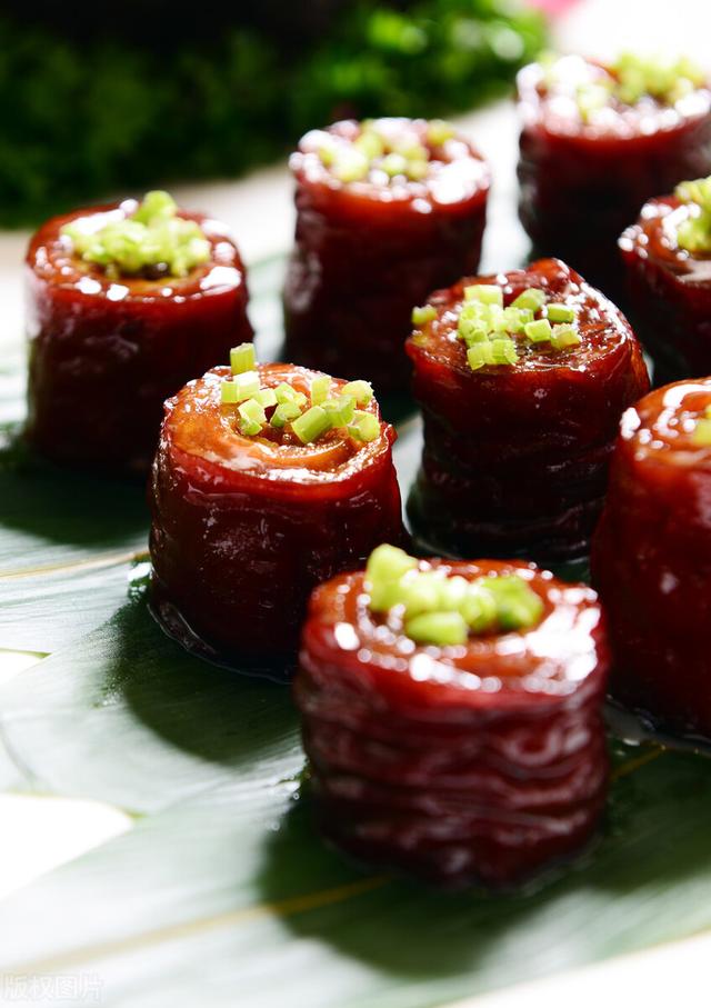 西红柿炒鸡蛋的英文，西红柿炒鸡蛋的做法英文（这些餐桌常见菜的英语整理）