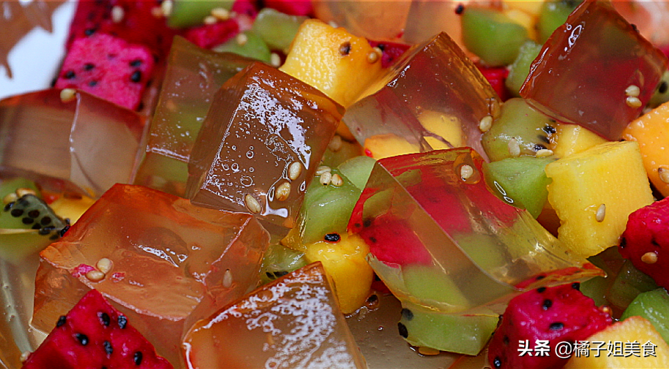 夏日清凉解暑：白凉粉4步零失败做法，水果+红糖+芝麻，口感-起舞食谱网