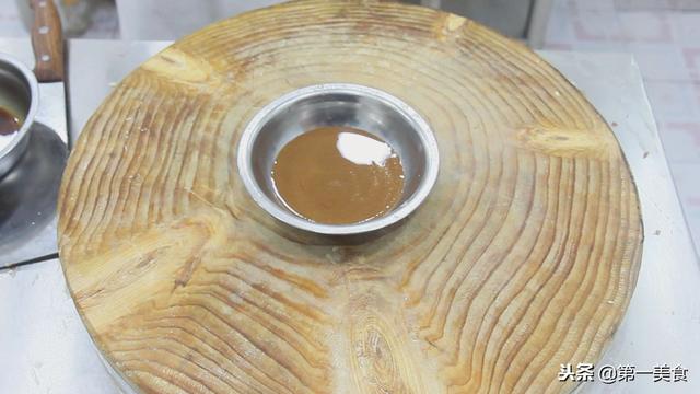 武汉热干面的做法，正宗武汉热干面酱料做法（街边5块钱一碗的热干面）