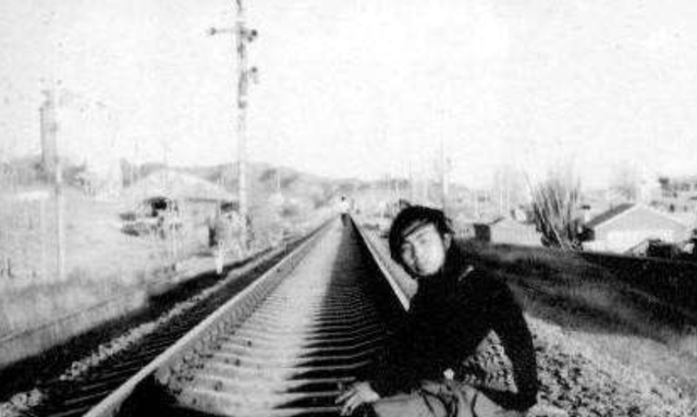 海子为什么卧轨，海子为什么选择卧轨（挚友为其整理诗稿时也突然离世）