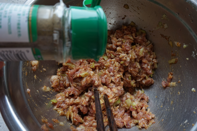 豆角肉馅饺子怎么调馅，豆角素馅饺子怎么调馅（大肉馅饺子怎么调馅）