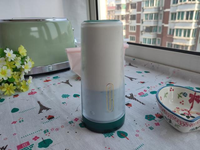 香蕉牛奶怎么做，香蕉牛奶在家轻松做