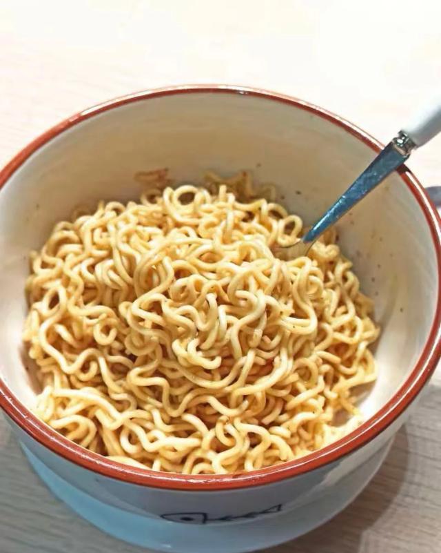 三养炸酱面好吃吗，正宗炸酱面的调料配方（种草丨方便粉面囤货指南）