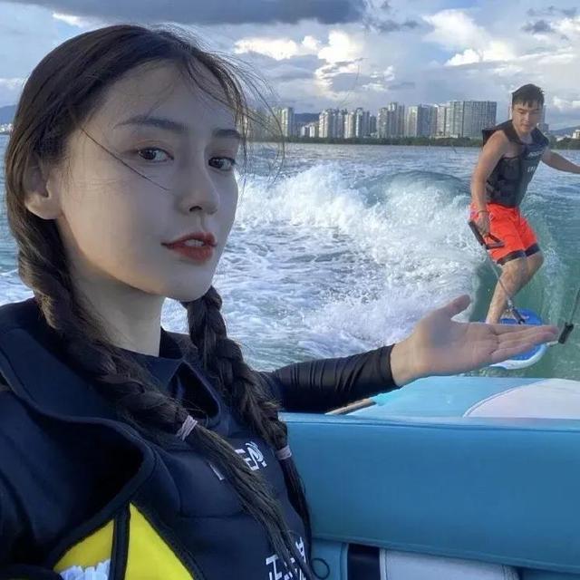夸人好看的彩虹屁，夸人的彩虹屁有哪些（朋友圈夸人的彩虹屁~<女生>）