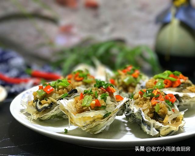 女生吃生蚝的功效和作用，女人吃生蚝有什么好处（“天然营养品”一斤才十块钱）