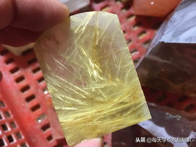 水晶工艺品加工，水晶工艺品的加工流程有多少人知道呢（了解一下水晶加工的流程）