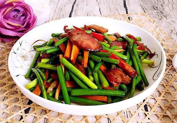 乱棍打死猪八戒，乱棍打死猪八戒是什么菜（幽默经典菜名大全）