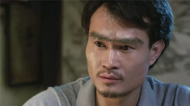 人吓鬼洪金宝太，人吓鬼洪（第3部的鬼太厉害）