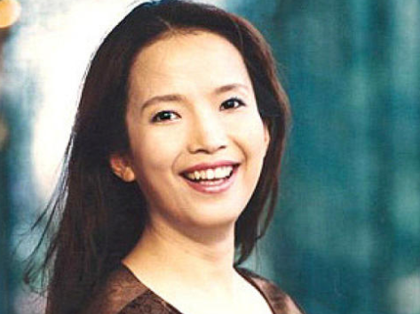 岳红的前夫是谁，国家一级演员岳红23岁成影后