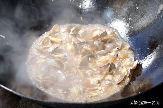 蒜泥花甲的做法步骤，蒜泥花甲的做法（原来诀窍这么简单）