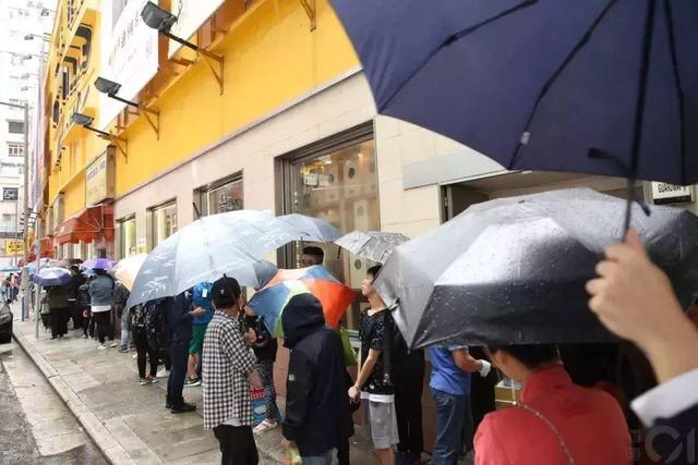 男亲女爱演员表，男亲女爱的演员（黄子华为何有资格成“香港男神”）