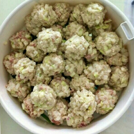 白萝卜肉丸子的最佳做法，过年和家人团圆必吃的一道菜