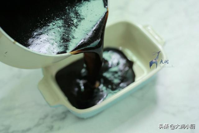 龟苓膏是什么做的，龟苓膏是什么做的乌龟（龟苓膏别以为就是凉粉）