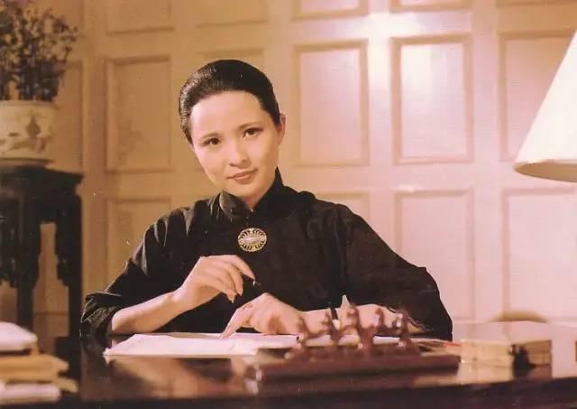 言情小说排行榜2013前十名，2013年小说排行榜言情（80年代父辈迷恋的“挂历女神”）