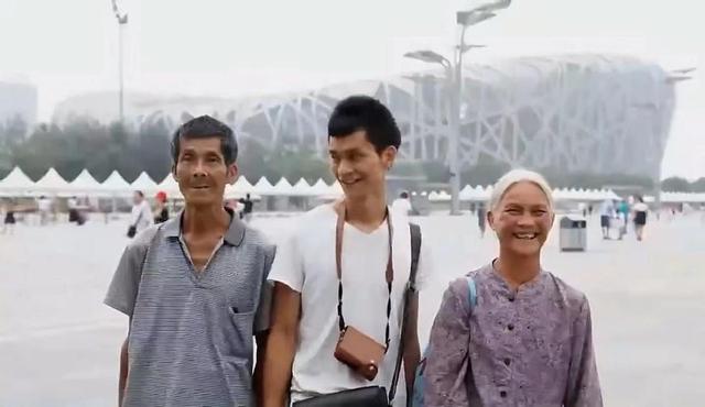 梦想总是遥不可及是哪首歌歌词，梦想遥不可及的歌词（625分考入中国政法大学）