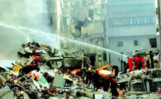 蓝极速网吧是哪个学校的，北京蓝极速网吧大火（蓝极速网吧火灾回顾）