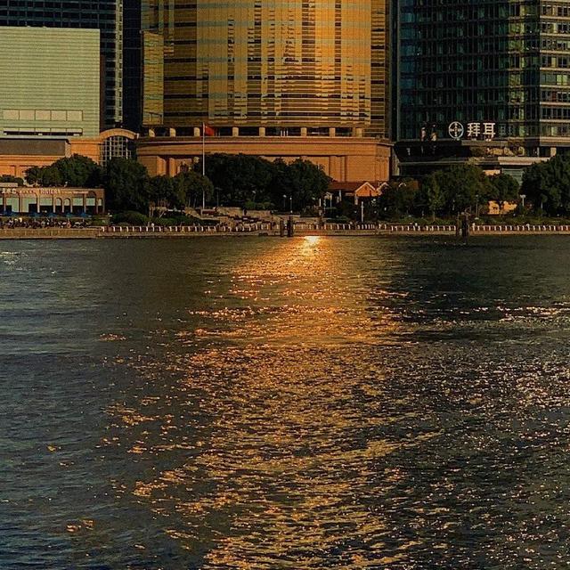 QQ个性名片背景图，qq名片背景图片怎么换（名片背景图‖中意你）