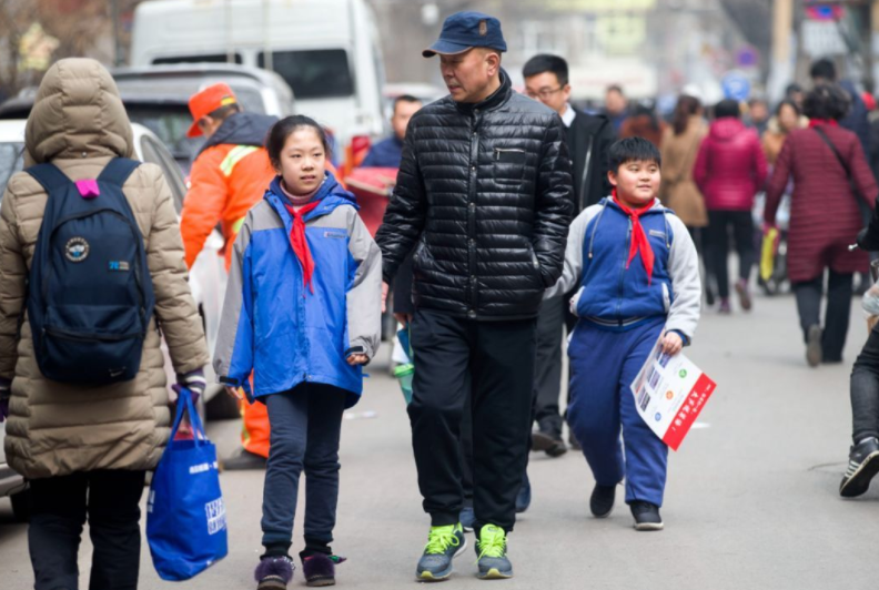 接送小孩钟点工（上海接送学生钟点工走俏）