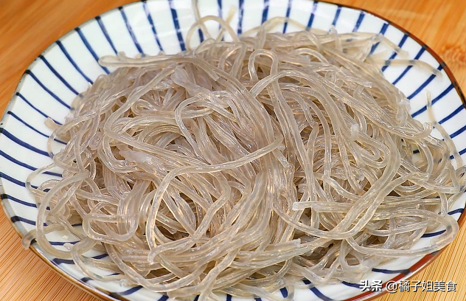 图片[3]-【凉拌韭菜粉条】做法步骤图 适合夏季吃  吃一次就会念念不忘-起舞食谱网