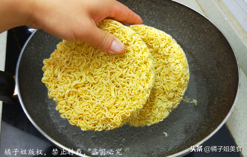 圖片[2]-方便面最新吃法 香辣爽口 吃著超過癮-起舞食譜網(wǎng)