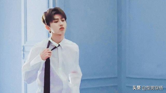 打领带的图解，打领带的意义（霸总撩人动作”扯领带“）