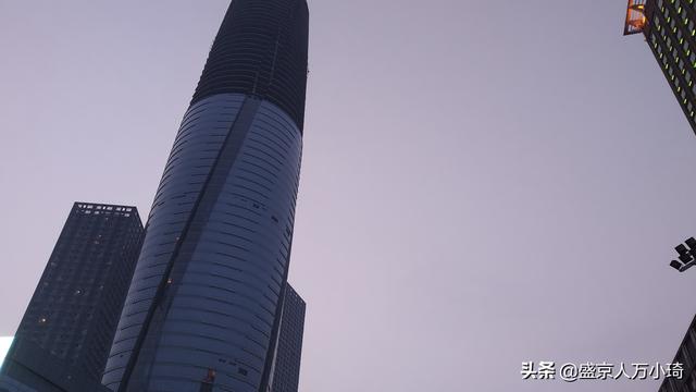 沈阳青年大街属于什么区，沈阳青年大街位置（沈阳青年大街上的奇特建筑）
