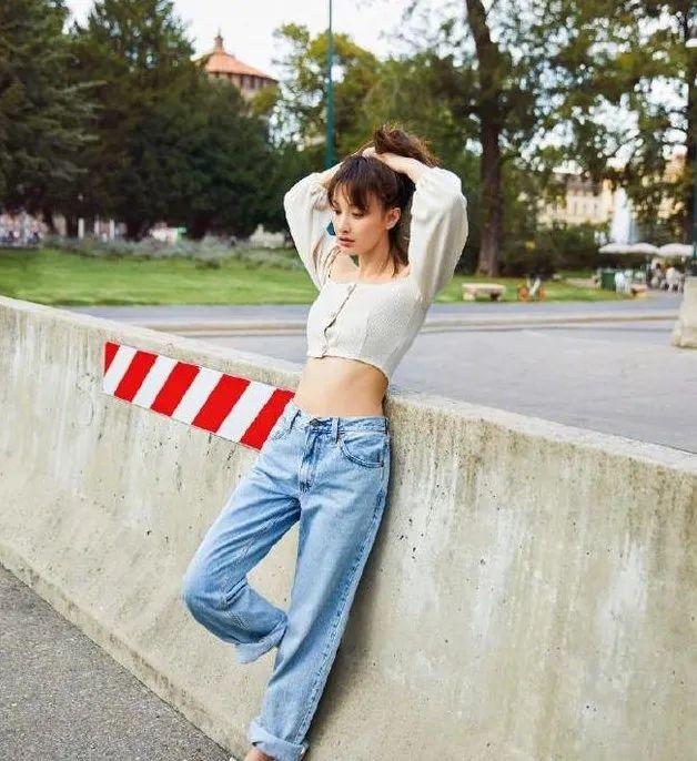 blouse是什么意思中文翻译(今年"挤奶衫"太火了)-才艺百科网