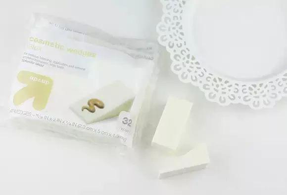 新粉扑的正确使用方法是什么，刚买的粉扑应该怎么用（一只“小小”的海绵粉扑居然有“百种”使用方法）