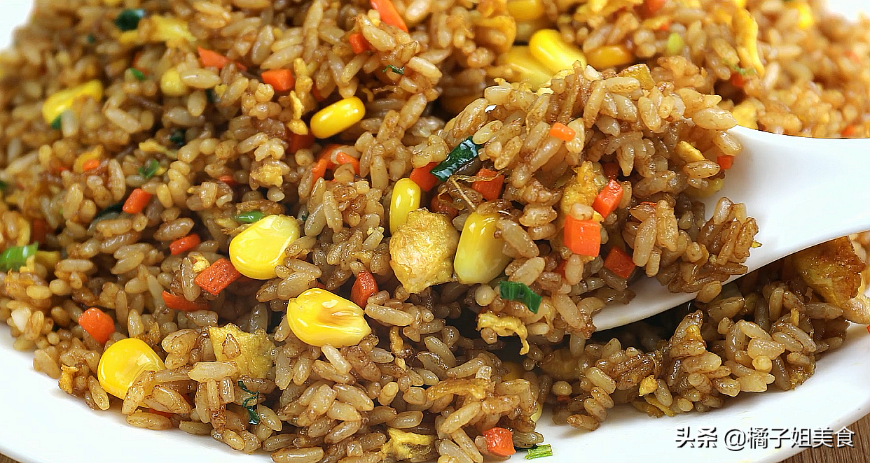 圖片[6]-剩米飯變身美味蛋炒飯 香而不膩 五分鐘學會做-起舞食譜網