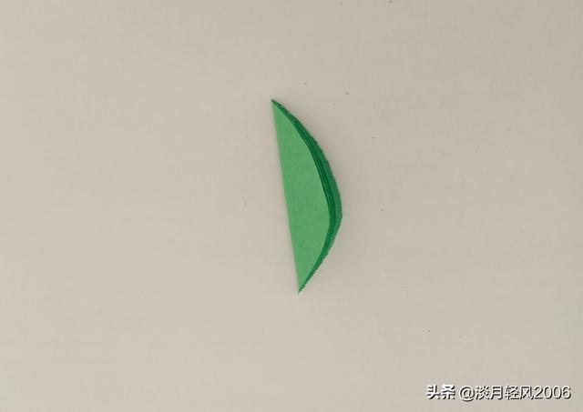 花朵手工粘贴画，花朵手工（一学就会的简单贴画教程）