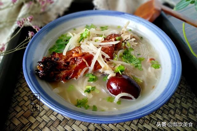 烤鸭鸭架汤的做法，烤鸭鸭架的做法（别把鸭架扔掉）