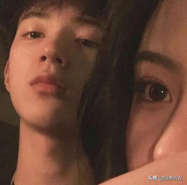 简笔画女生头像，简笔画女头/可爱微信（黑白简笔画的闺蜜宿舍团队头像）