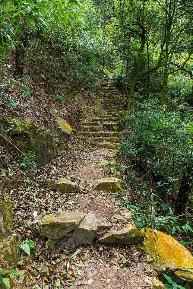 大罗山在什么位置，真无愧于清城最美山峰的称号