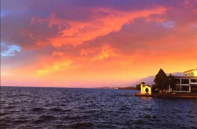 上关花下关风苍山雪洱海月是什么意思，上关风下关花苍山雪洱海月下一句（即“下关风、上关花、苍山雪、洱海月”）