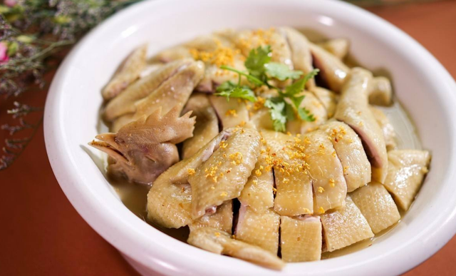 用蒸笼怎样隔水蒸米饭，蒸饭要蒸多久（教你广式“隔水蒸鸡”做法）