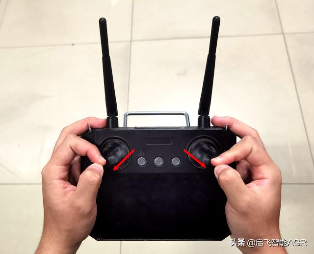 无人机怎么起飞，无人机起飞操作入门教程（如何正确起飞与降落无人机）