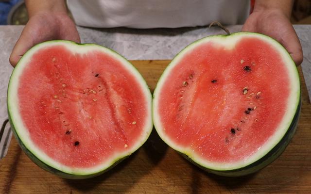 西瓜的花样切法20种，花样切西瓜的方法（最喜欢这3种切法）