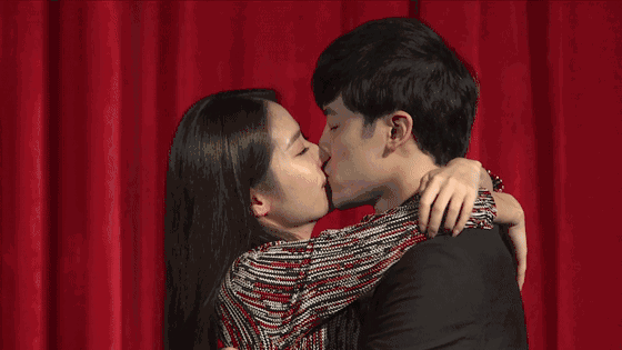 微微一笑很倾城演员表，微微一笑很倾城电视剧演员表（《甄嬛传》已过10年）