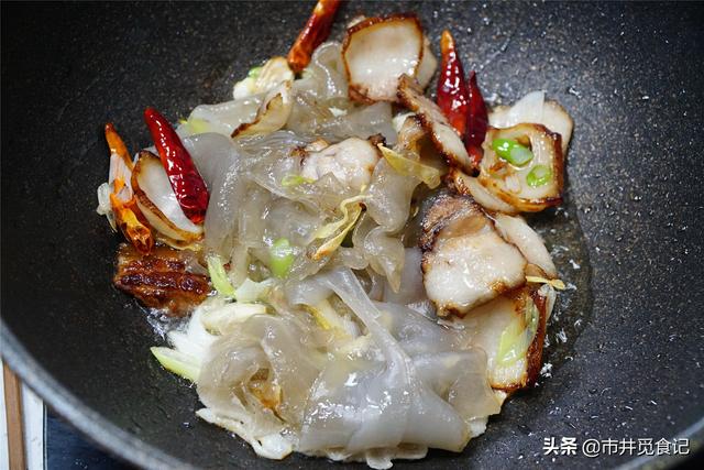 粉皮怎么做好吃，粉皮怎么做好吃又简单（粉皮最馋人的吃法）