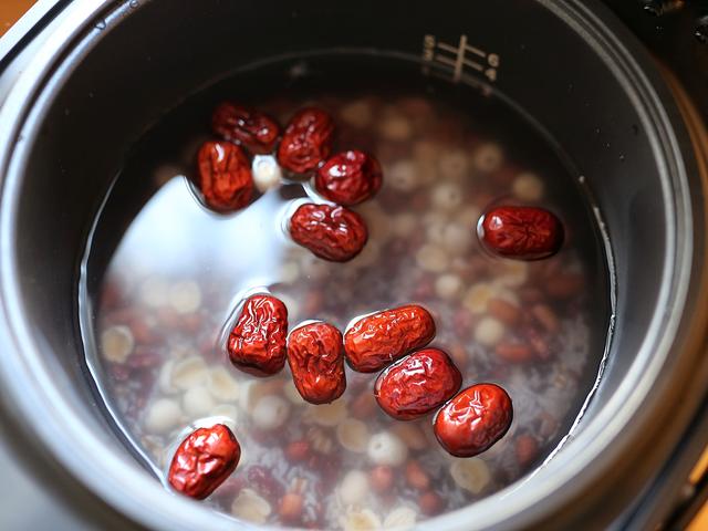 八宝粥材料是哪八种，八宝饭材料是哪八种（终于调配出好吃的八宝粥配方）