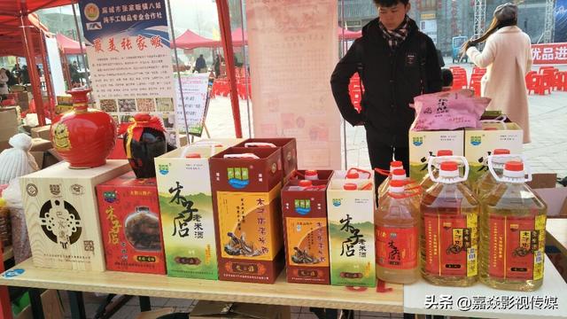 左手倒影 右手年华，左手倒影右手年华经典语录 （麻城原创深度美文：左手倒影）