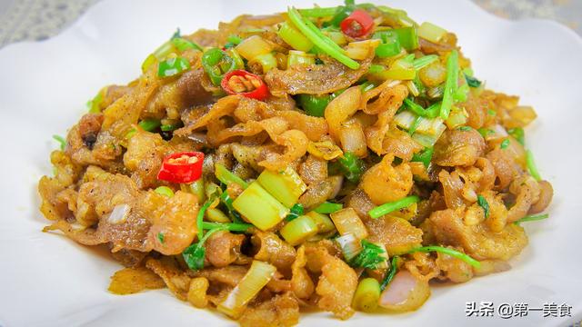 肥牛卷怎么做好吃，洋葱爆炒肥牛卷的做法——肥牛卷怎么做好吃（试试这道黑椒葱爆肥牛）