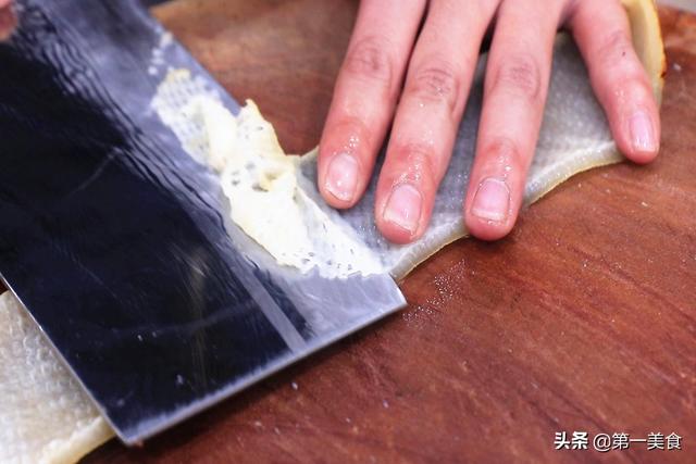 皮冻怎么做，做猪皮冻怎么做（过年做猪皮冻，牢记“2不用”）