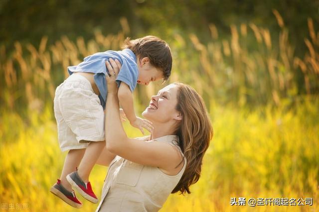 子轩的男孩名字的含义，子轩取名的含义是什么（读起来抑扬顿挫、响亮又好听）