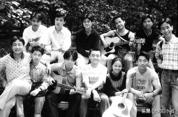 湖水是你的眼神是什么歌，湖水蓝是什么颜色（她们录了一首永远留在岁月里的歌）