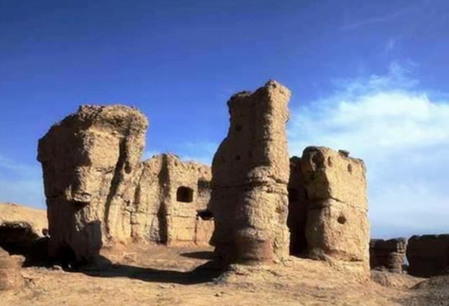 楼兰古国在哪里，为什么说楼兰很神秘（曾主动要求举国迁入中国）