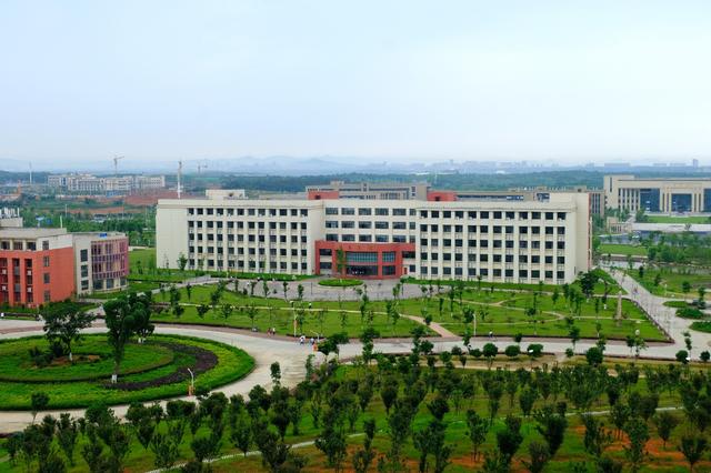 南昌工学院学费多少钱，2021年南昌工程学院学费一年多少钱及各专业收费标准（晋赣皖三省各添一所公办大学）